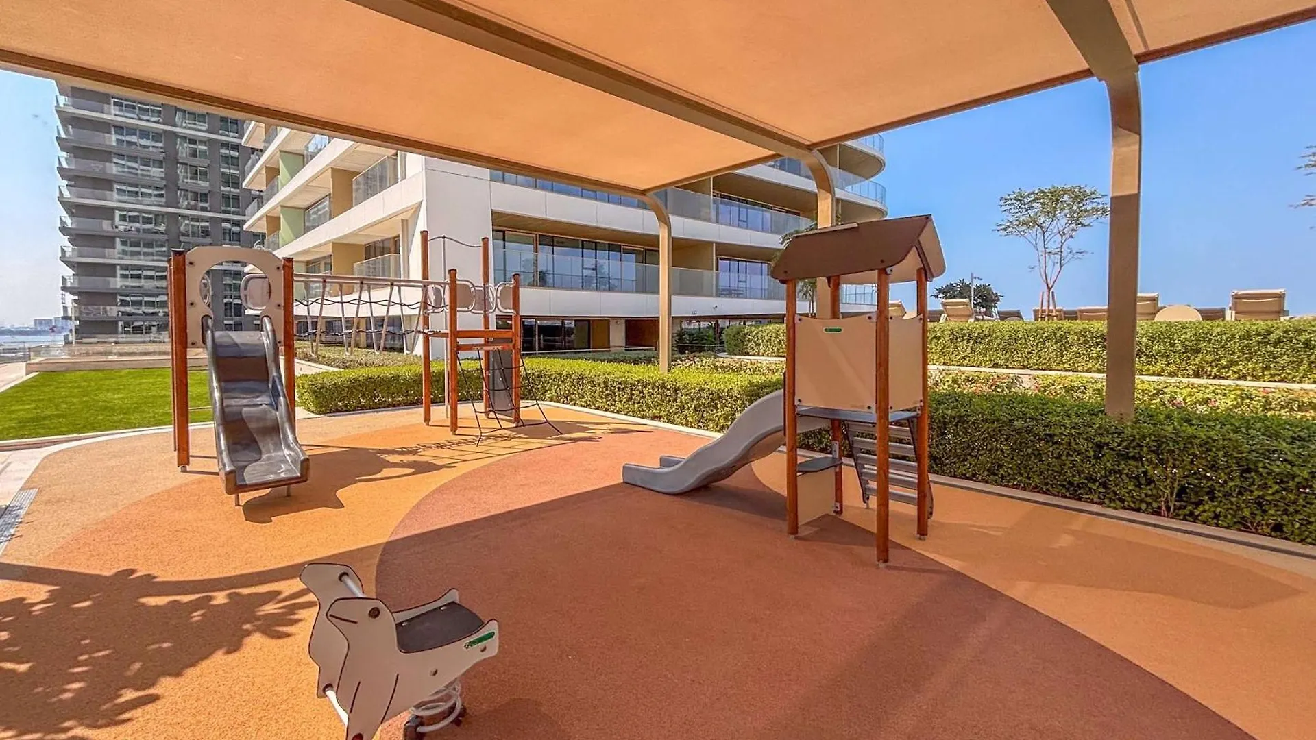 Frank Porter - Grand Bleu Dubai Apartment