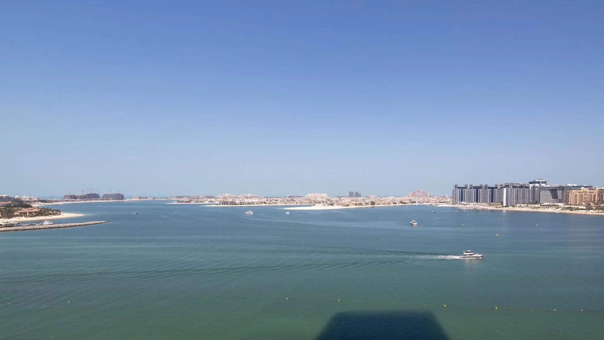 Frank Porter - Grand Bleu Dubai 0*,