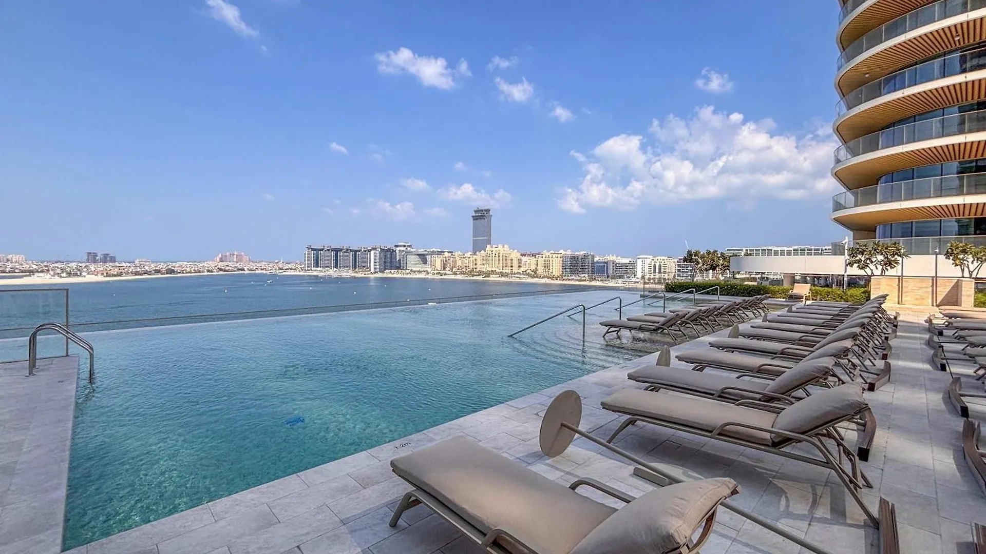 Frank Porter - Grand Bleu Dubai United Arab Emirates