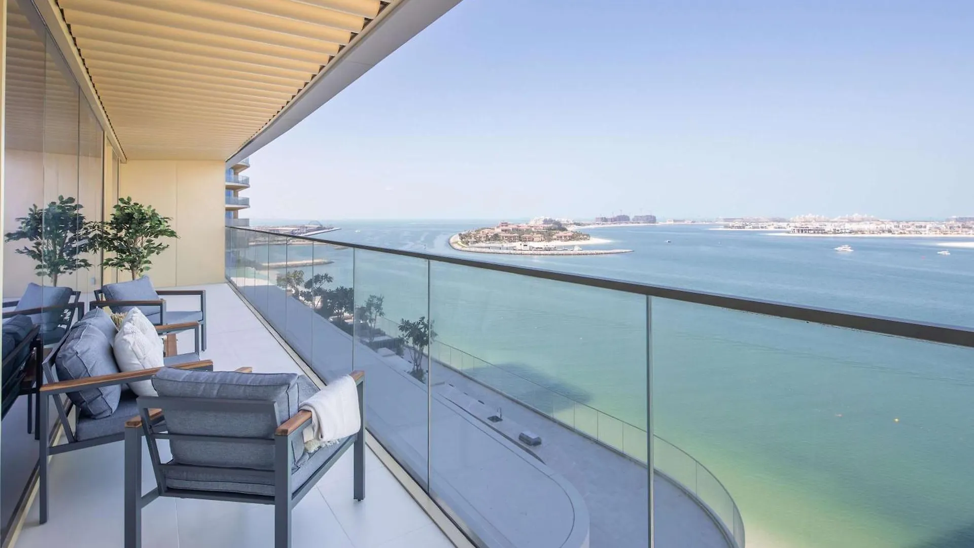 Frank Porter - Grand Bleu Dubai